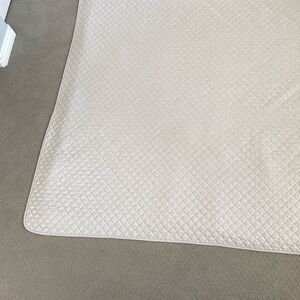 Echo New York Neutral Quilt Queen Light Gray